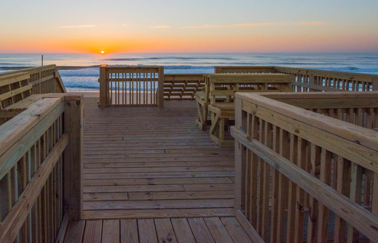 Holiday Inn Express Nags Head Oceanfront By Ihg Bagian luar foto